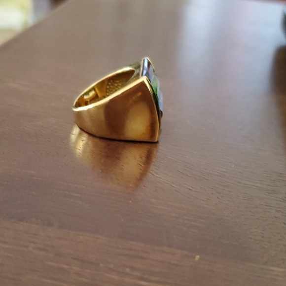 Ring - Picture 2 of 6
